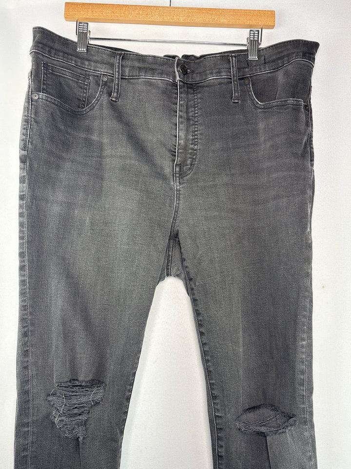 Women’s Madewell Size 35 Charcoal Gray Distressed Jeans