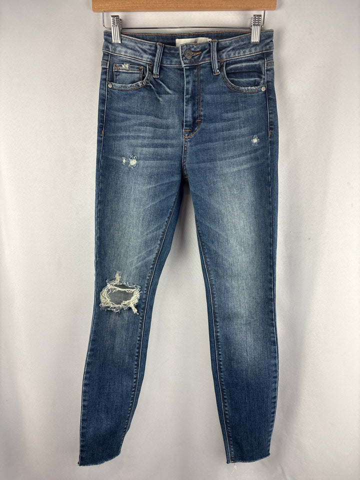 Women’s Hidden Size 26 Medium Wash Blue Skinny Jeans