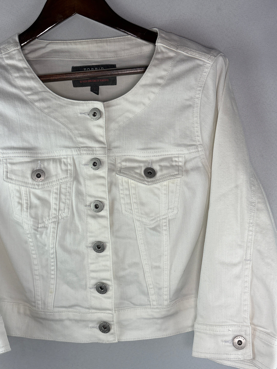 Women’s Torrid Size 1 White Cropped Denim Jacket