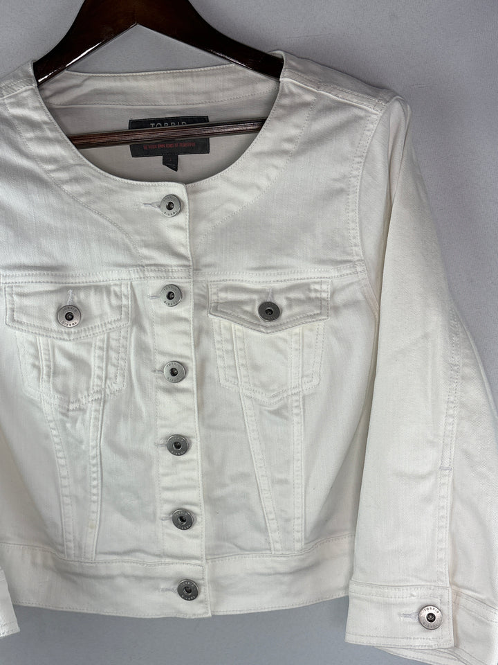 Women’s Torrid Size 1 White Cropped Denim Jacket