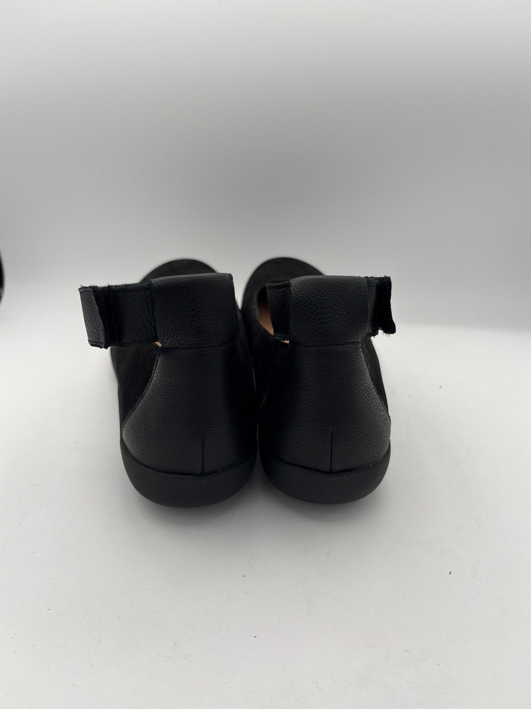 Women’s Clark’s Size 9 Black Suede Ballet Flats w/ Ankle Strap