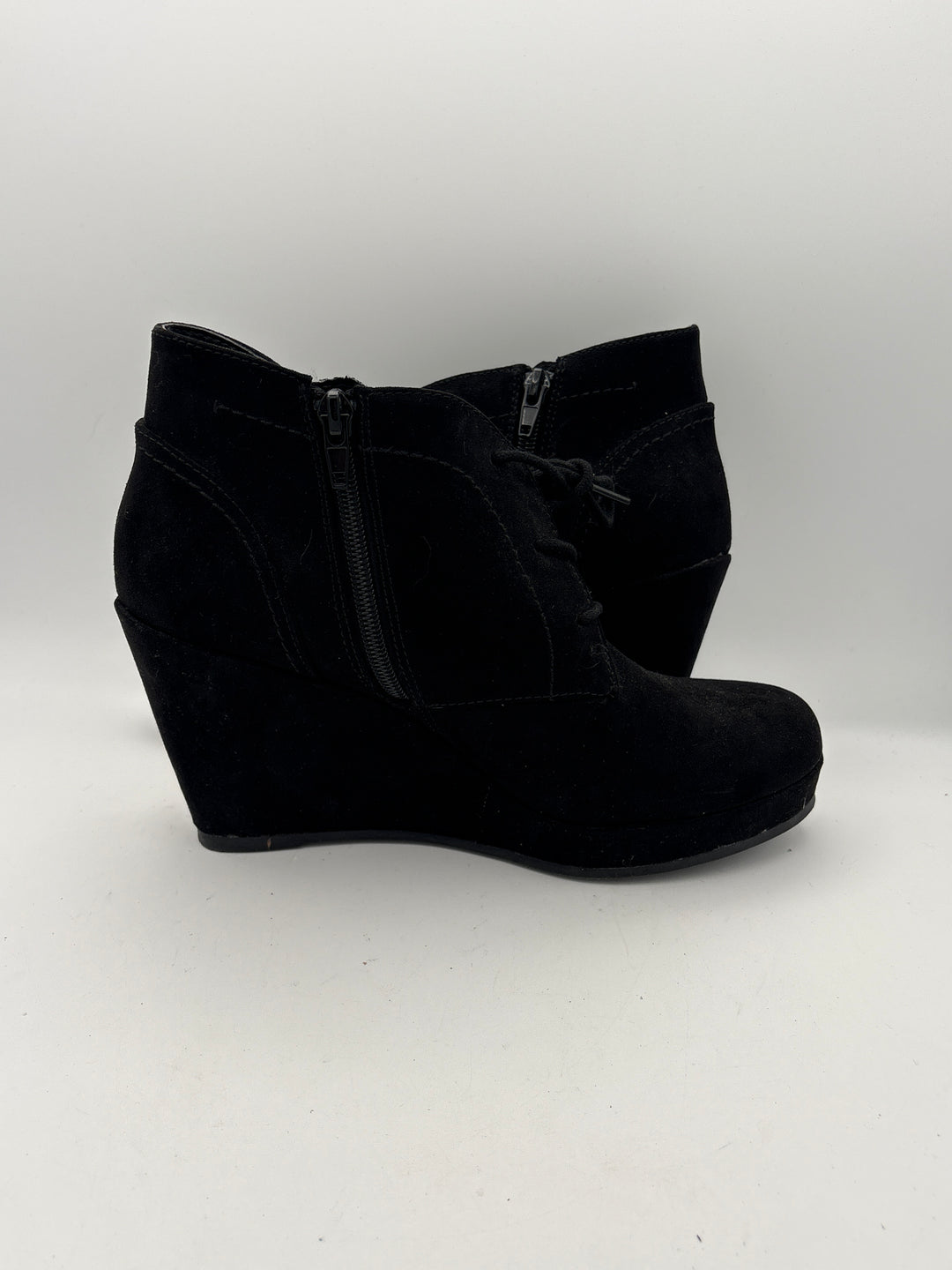 Women’s Dolcetta Size 8 Black Suede Wedge Ankle Boots