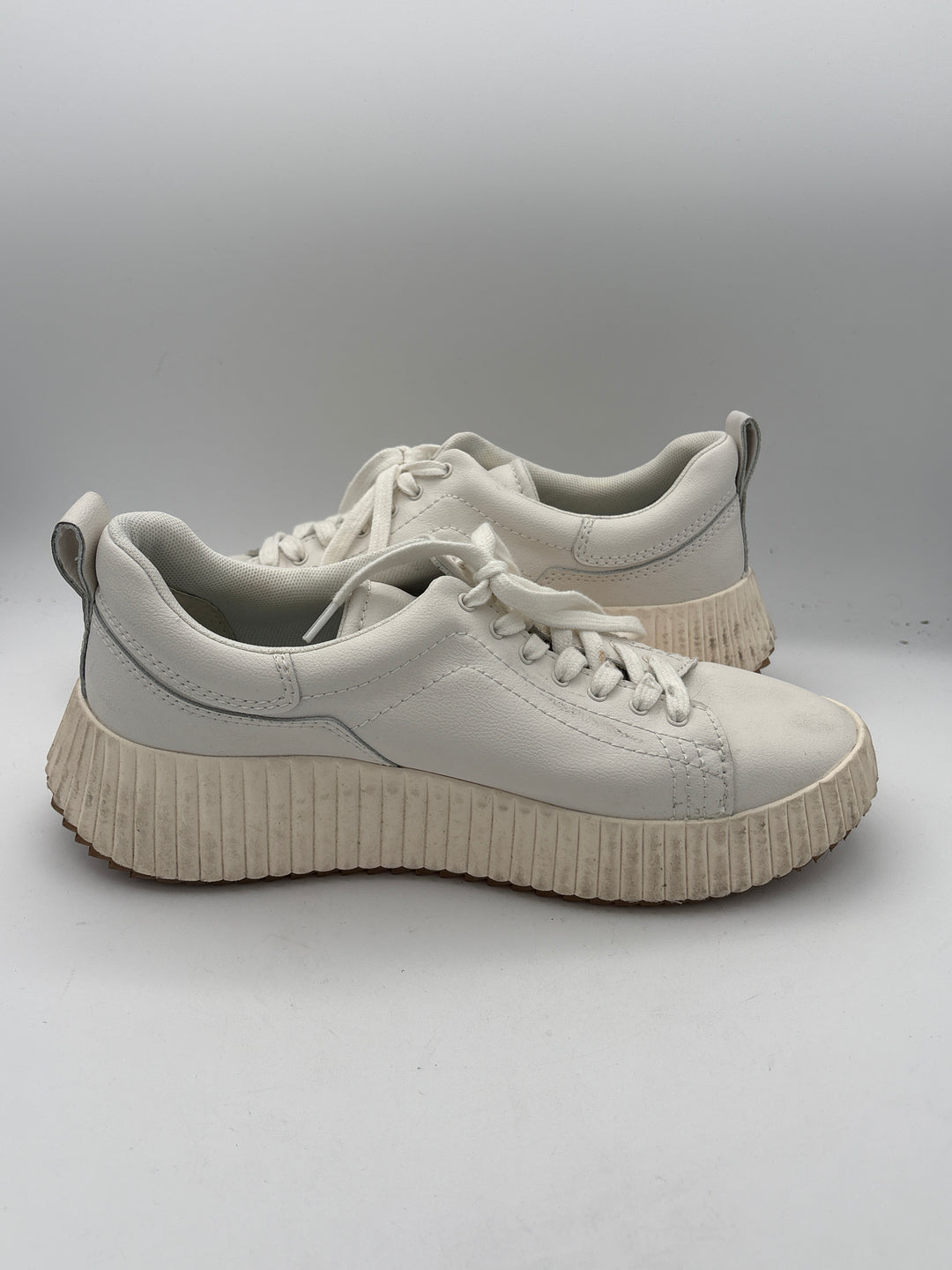 Women’s Dolce Vita Size 9 White Faux Leather Platform Sneakers