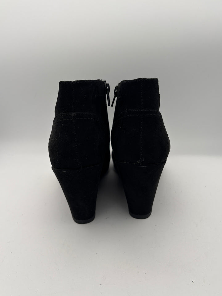 Women’s Dolcetta Size 8 Black Suede Wedge Ankle Boots