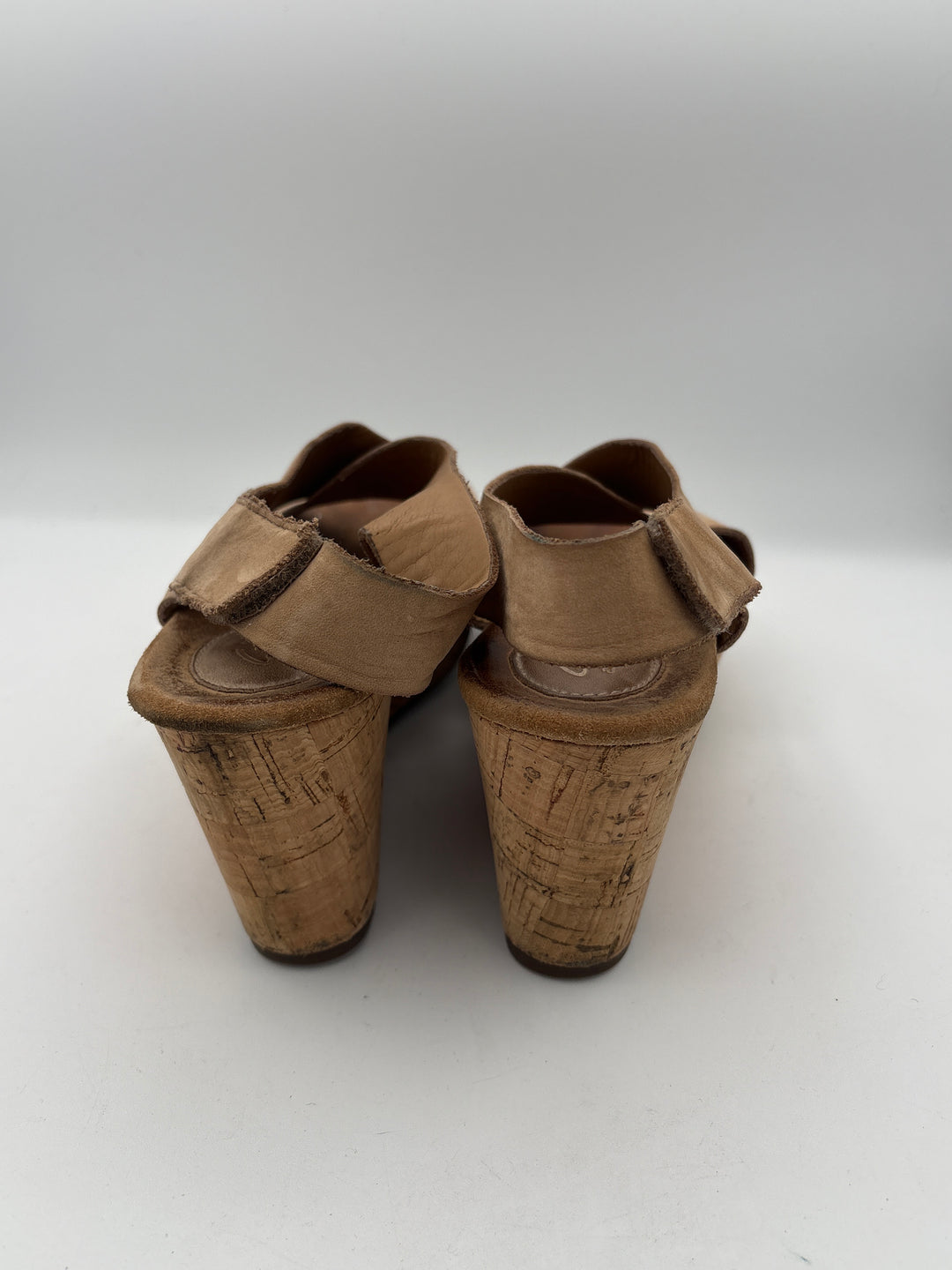 Clarks Womens Tan Wedge Sandals Size 7.5 Crisscross Strap 3 Inch Heel