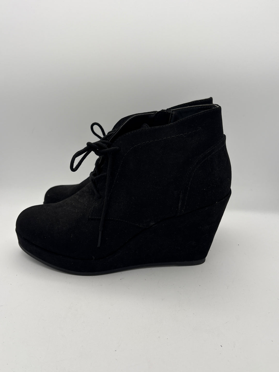 Women’s Dolcetta Size 8 Black Suede Wedge Ankle Boots