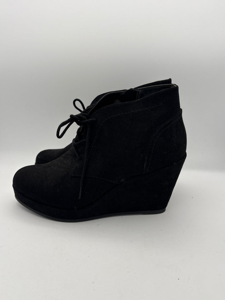 Women’s Dolcetta Size 8 Black Suede Wedge Ankle Boots