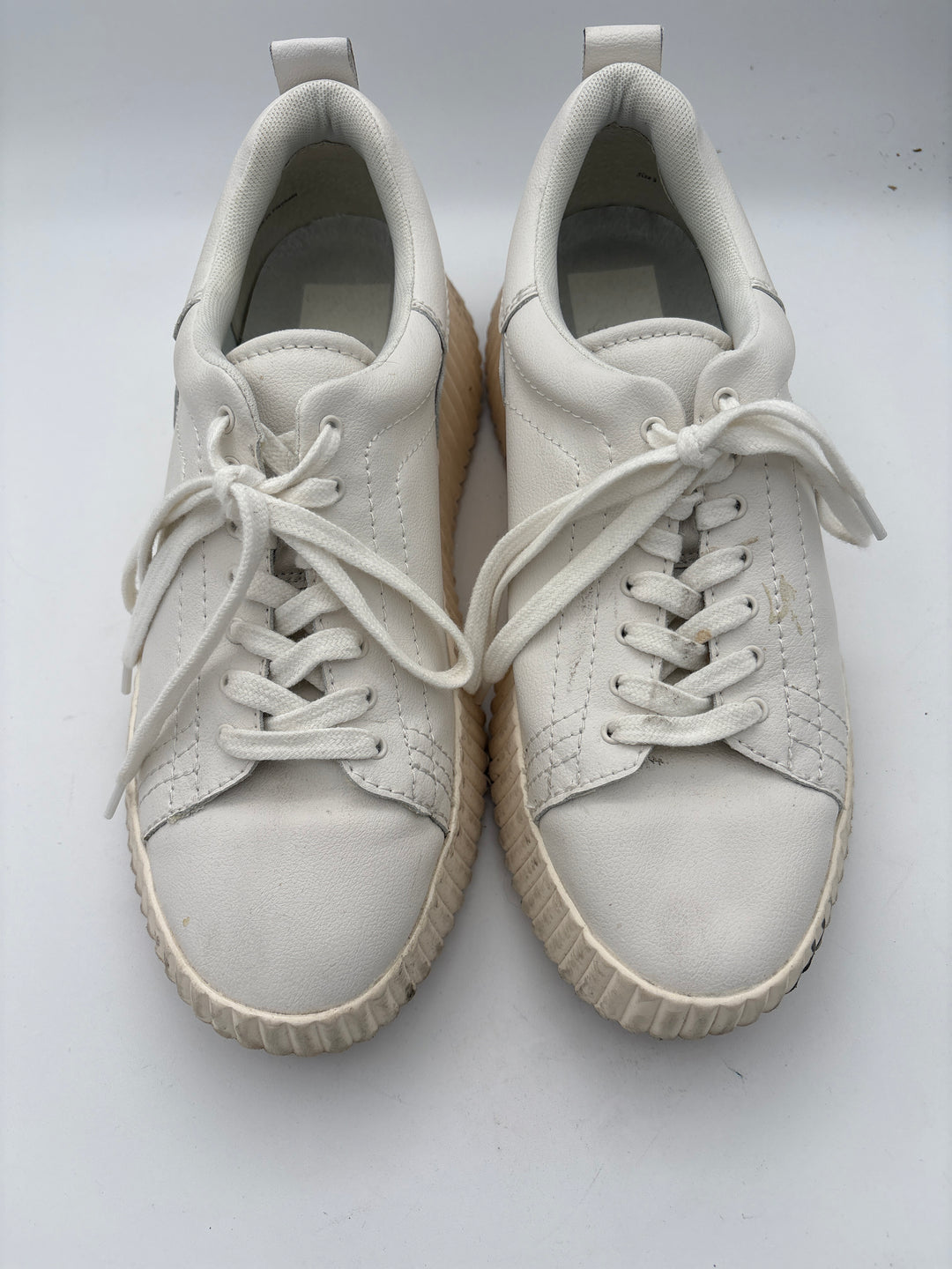 Women’s Dolce Vita Size 9 White Faux Leather Platform Sneakers