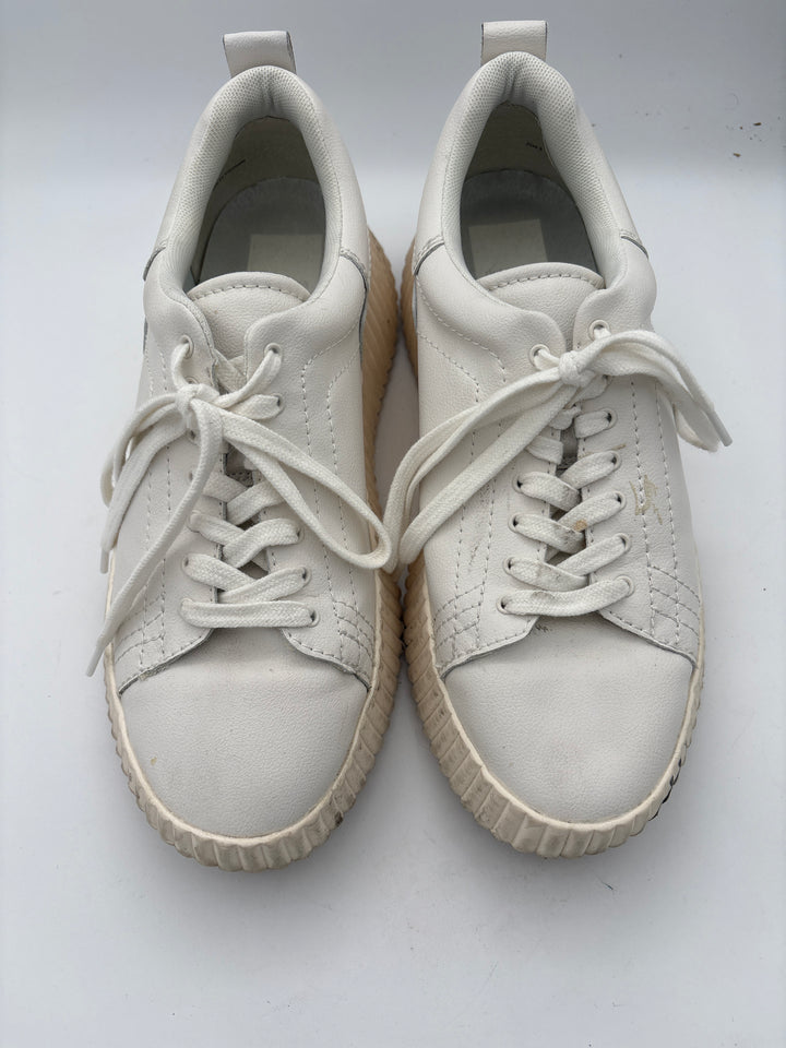 Women’s Dolce Vita Size 9 White Faux Leather Platform Sneakers