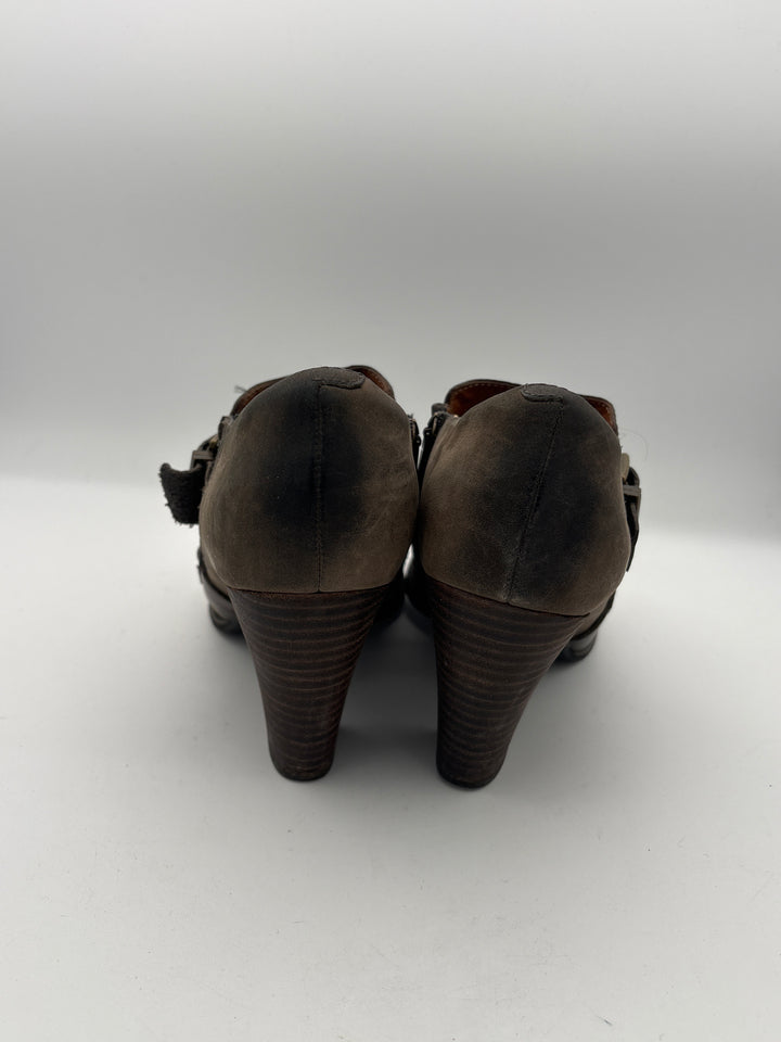 Womens Clarks Greige Ankle Boots With Buckles Side Zip 3 Inch Heel Size 7.5