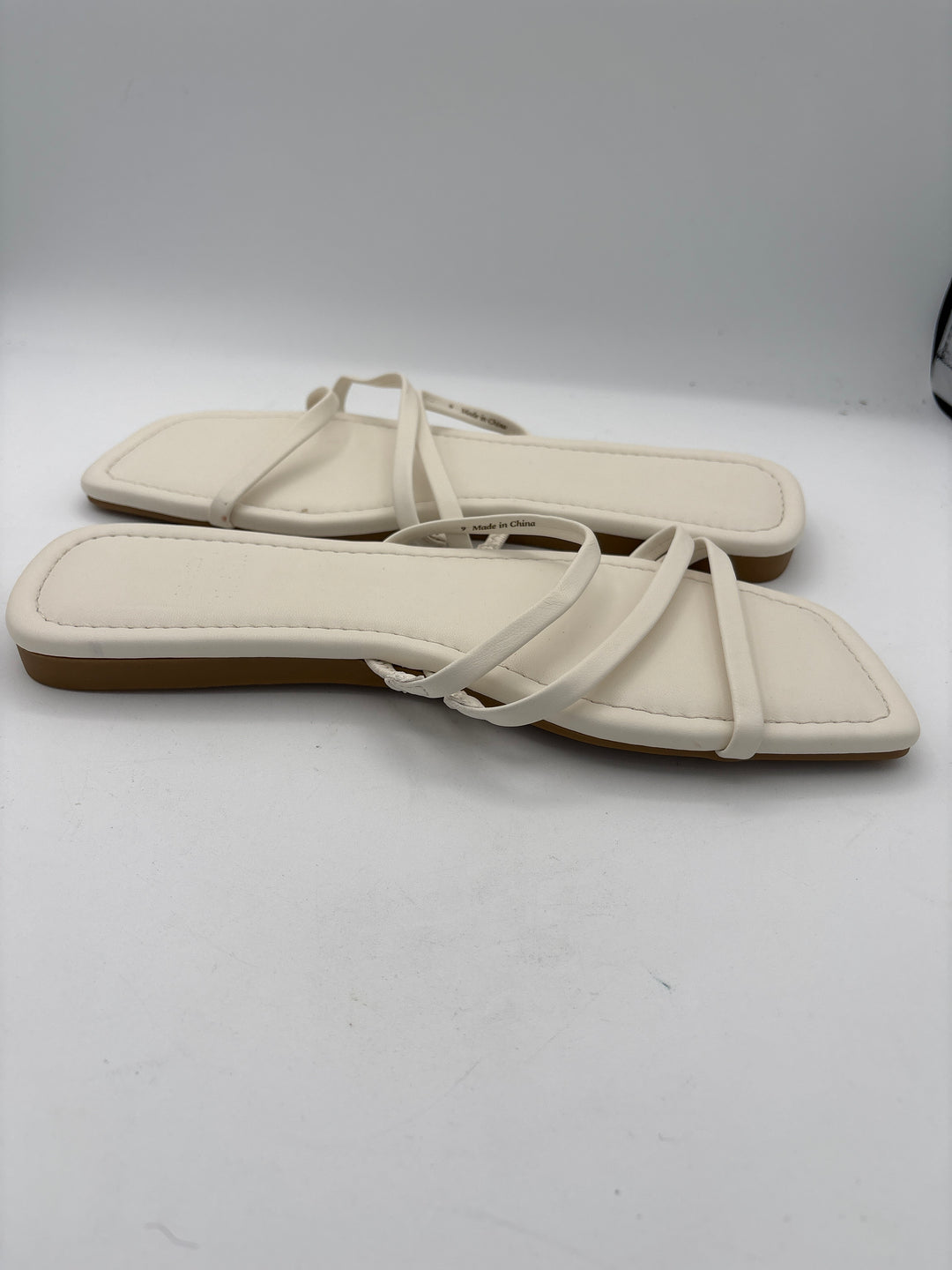 Women’s Dolce Vita Size 9 White Faux Leather Strappy Sandals