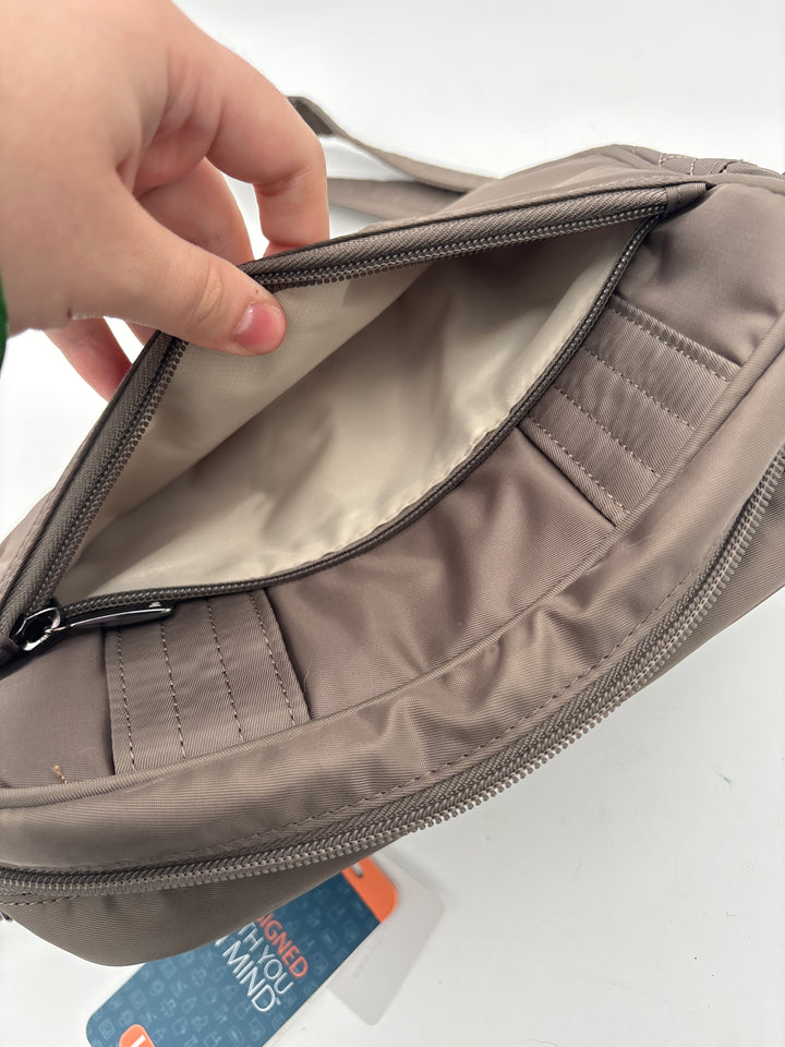 Women’s Lug Carousel Greige Quilted Cross-Body Bag