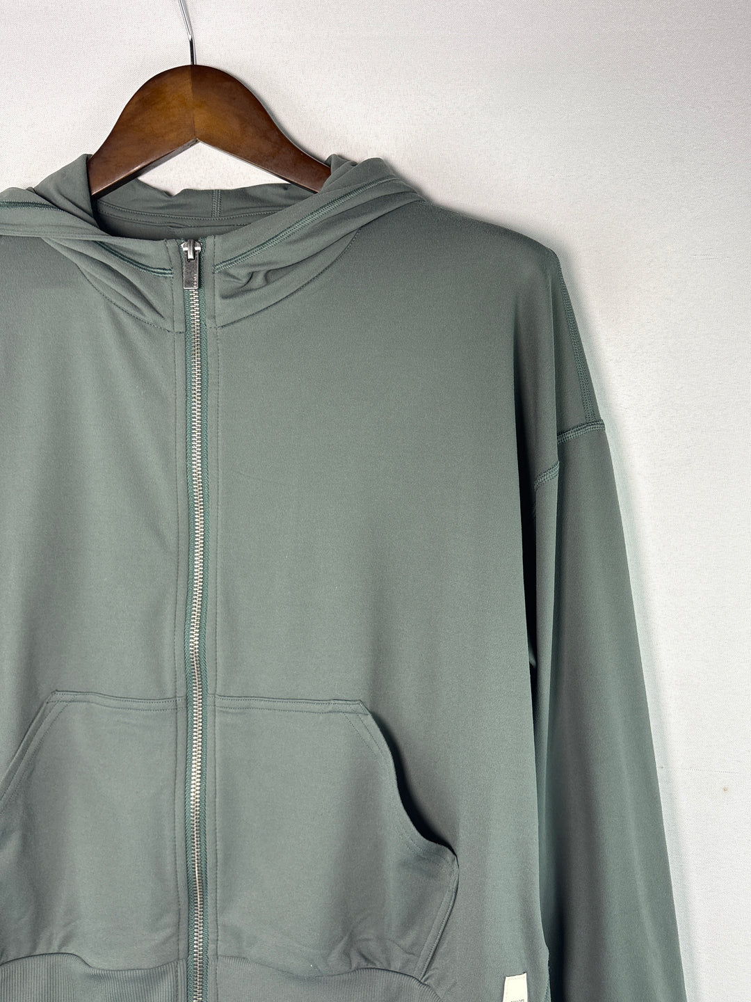 Women’s Vuori Medium Sage Green Athletic ZipUp Hoodie