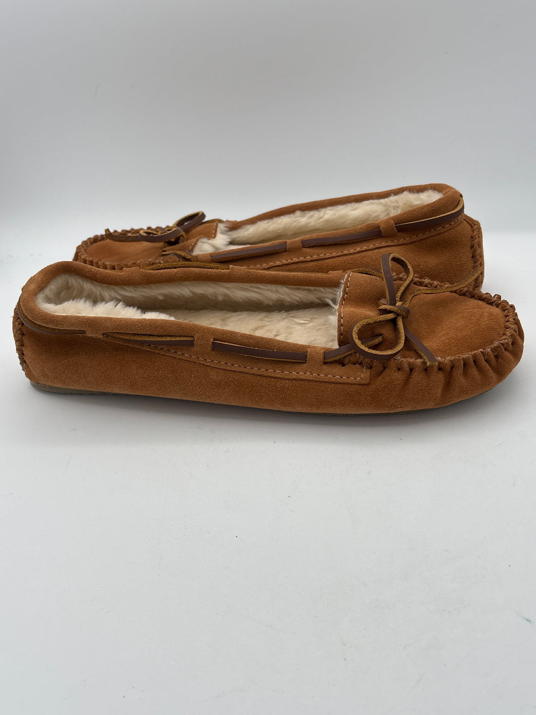 Women’s Minnetonka Size 9 Brown Suede Moccasins