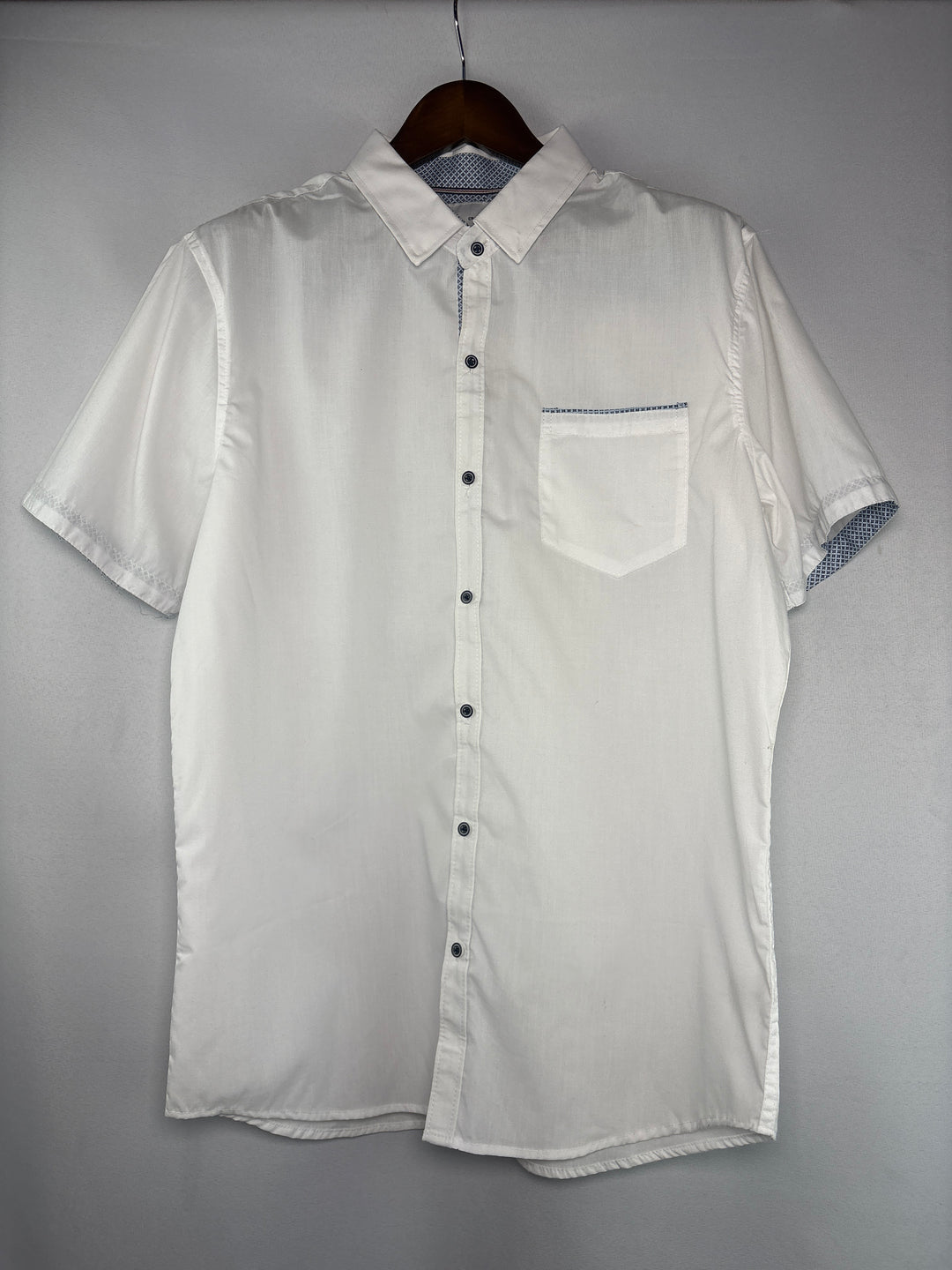 Women’s Craft + Flow XL White Short Sleeve Button Up