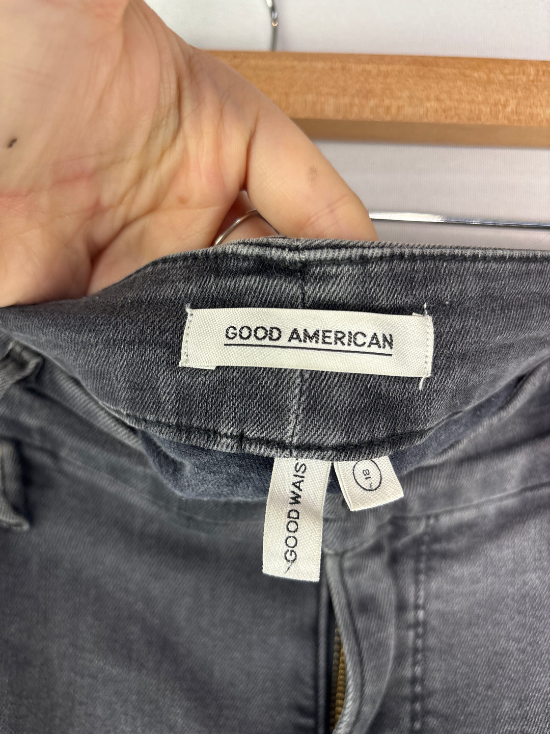 Women’s Good American Size 18 Charcoal Gray Straight Jeans