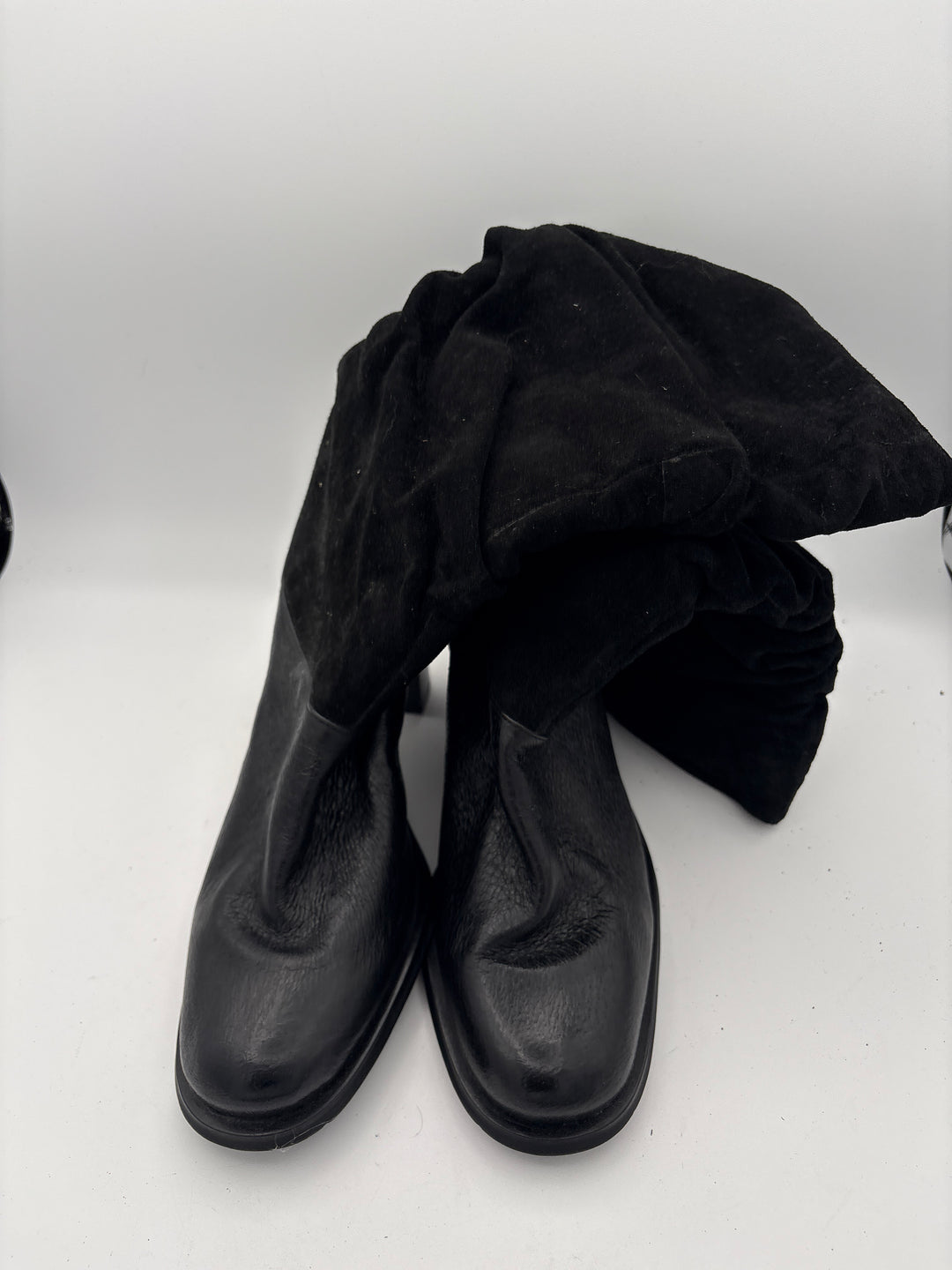 Women’s Markon Size 8 Black Suede Calf High Boots