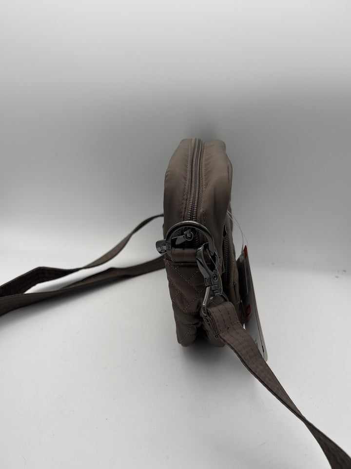 Women’s Lug Carousel Greige Quilted Cross-Body Bag
