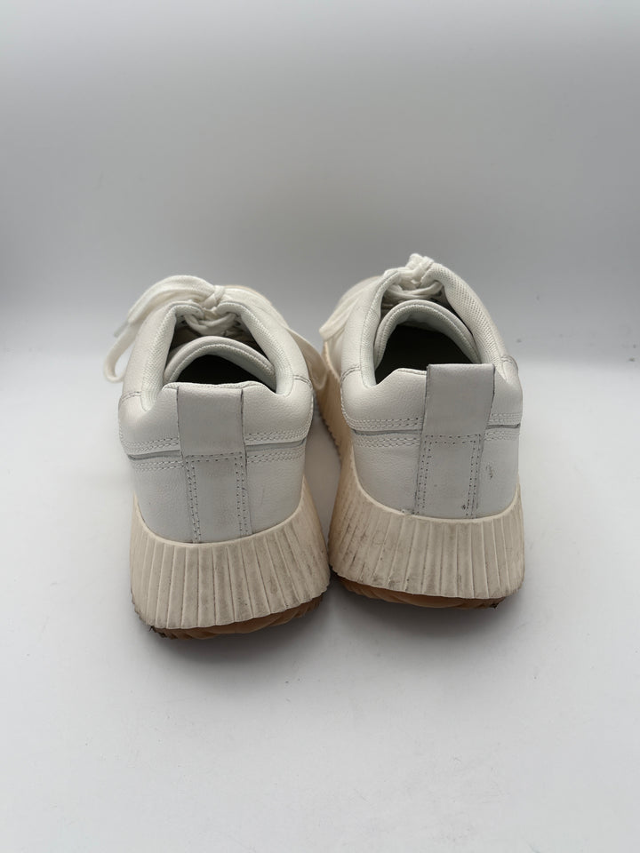 Women’s Dolce Vita Size 9 White Faux Leather Platform Sneakers