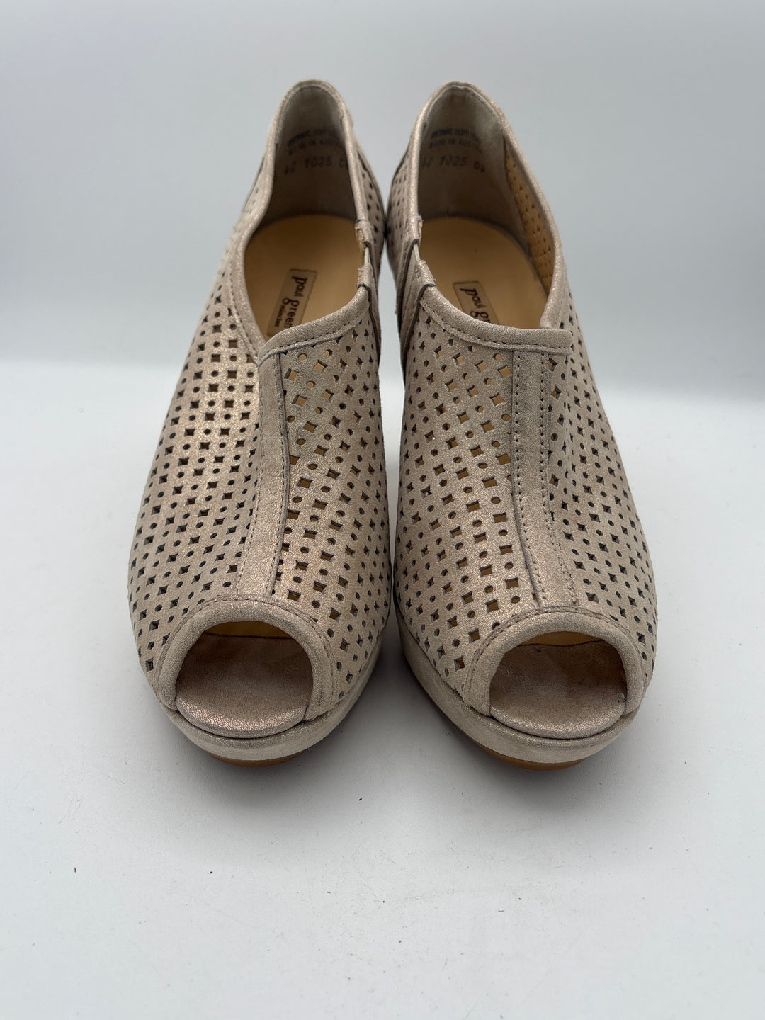 Women’s Paul Green Size 9 Goldish Taupe Suede Pumps
