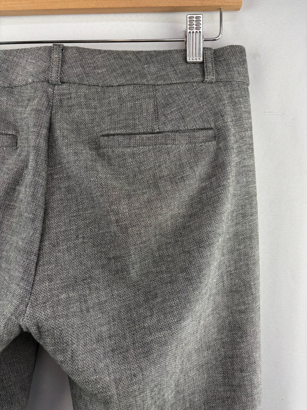 Women’s Banana Republic Size 4 Gray Pleated Slacks