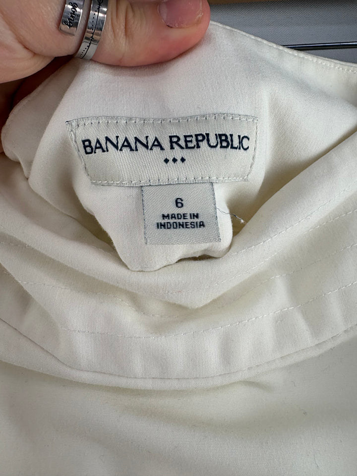 Women’s Banana Republic Size 6 Off White Pencil Skirt