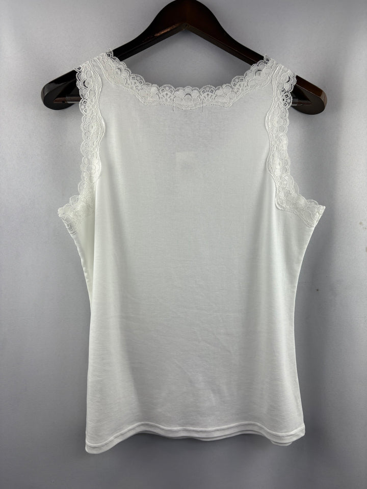 Women’s Style&Co Medium White Lacy Scalloped Tank