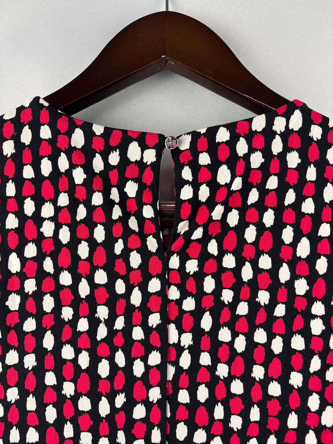 Women’s Calvin Klein XS Black White &amp; Pink Sleeveless Blouse