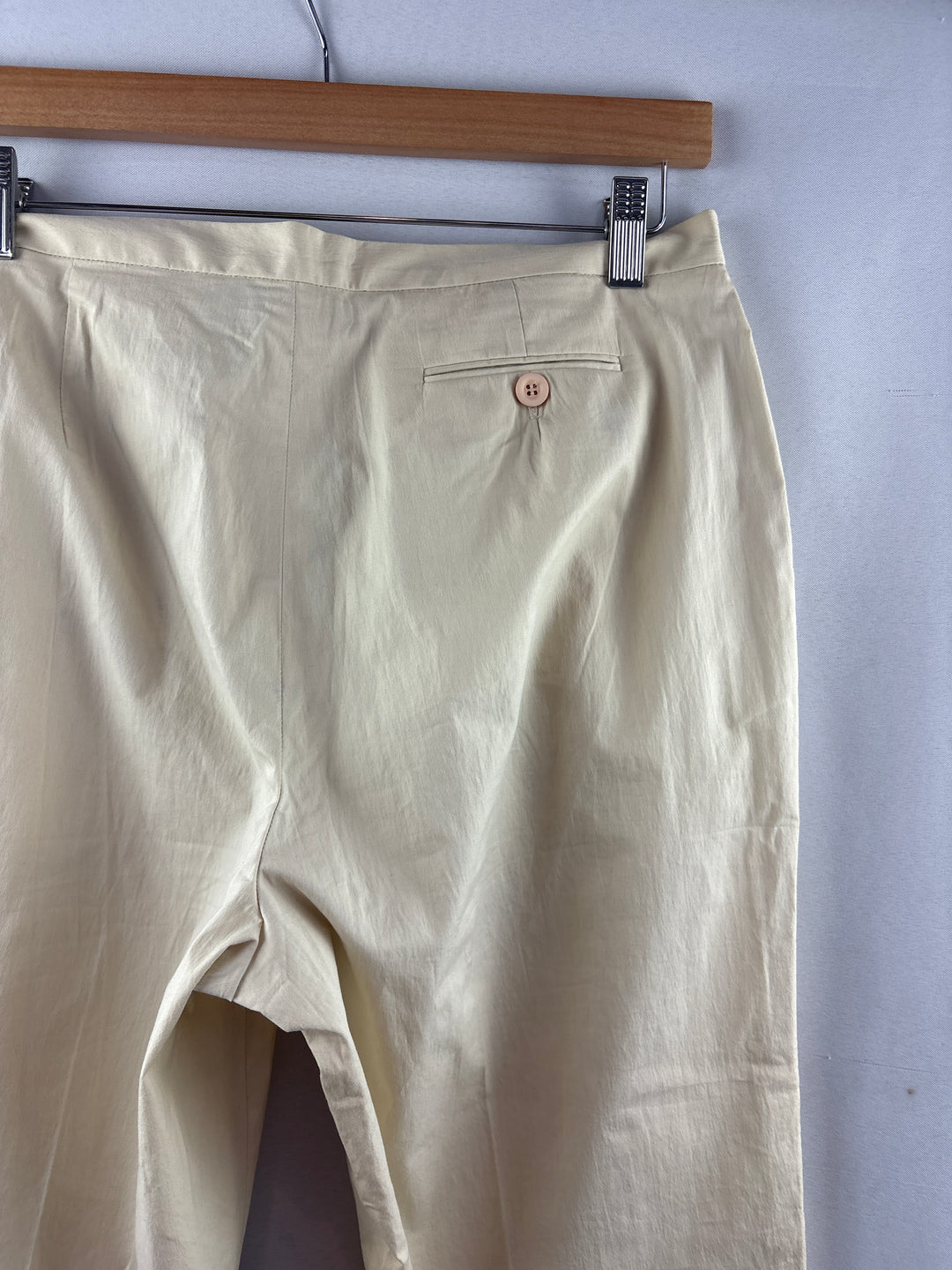 Women’s Nine West Size 10 Cream Pleated Pants