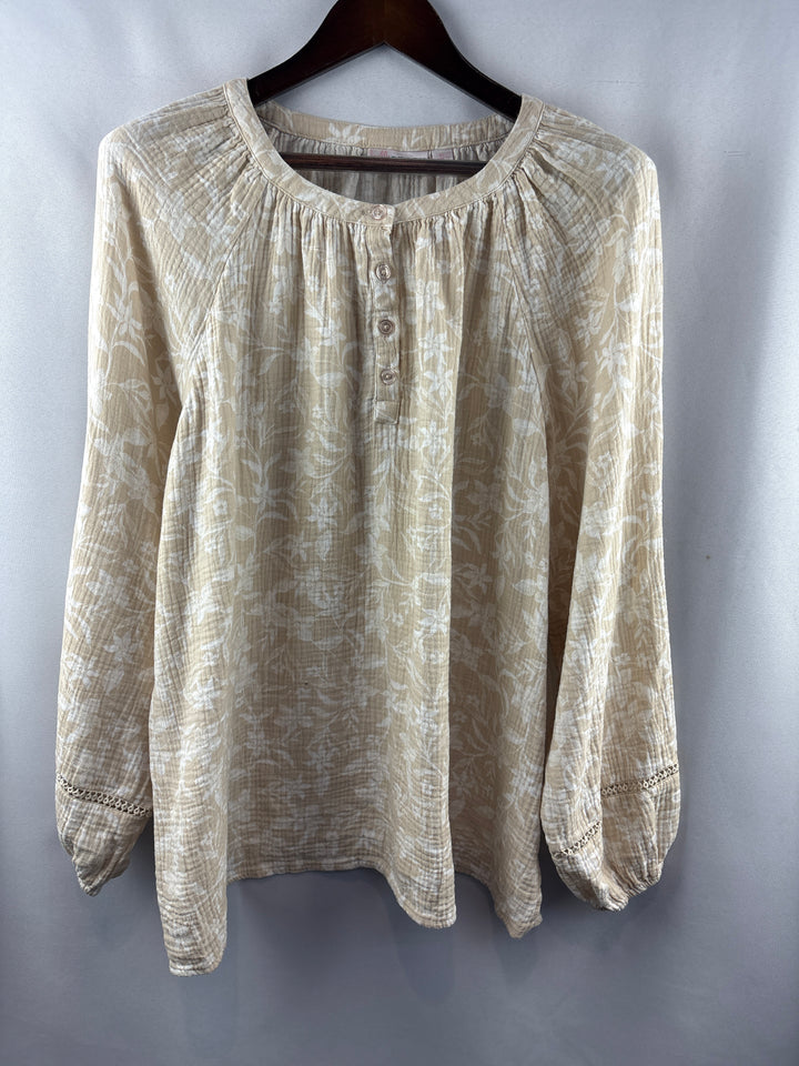 Women’s Belle by Kim Gravel XL Beige w/ White Floral Blouse