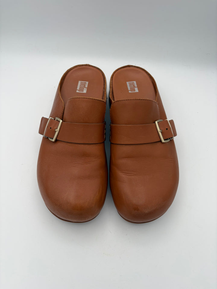 Women’s FitFlop Size 8.5 Medium Brown Clogs w/ Buckle Detail