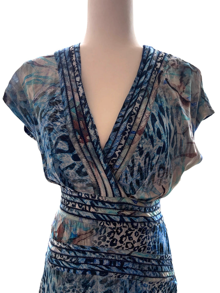 Marciano by GUESS Rose Romance Feminine Animal Motif Blue mini flared v-neck women's dress, size 2