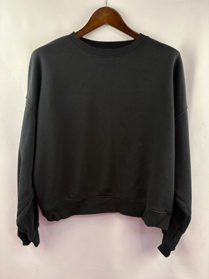 Women’s GAP Medium Black Crewneck Sweater