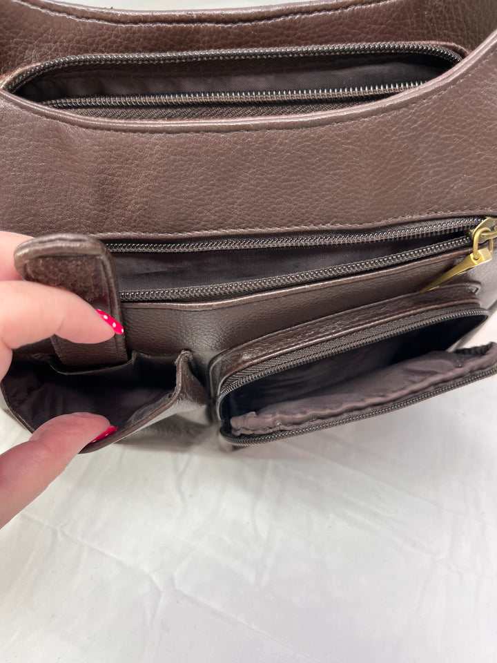 Cherokee Brown Leather Shoulder Bag Multi Pocket Organizer Purse Handbag