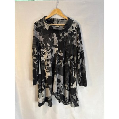 Women’s Zim & Zoe Size 18 Grey & Black Floral Long Sleeve Shirt