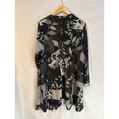Women’s Zim & Zoe Size 18 Grey & Black Floral Long Sleeve Shirt