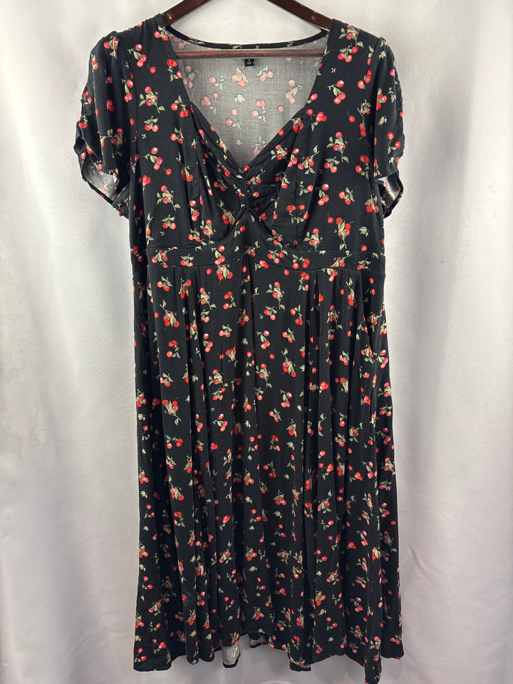 Women’s Torrid Size 2 Black Cranberry Patterned Babydoll Midi Dress