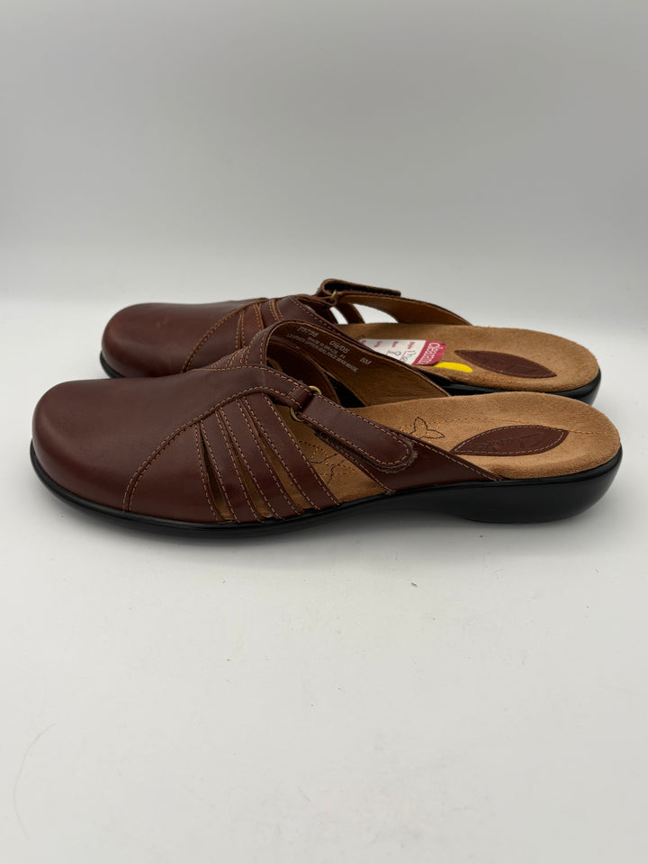 Women’s Clark’s Size 8 Brown Leather Slip-On Sandals