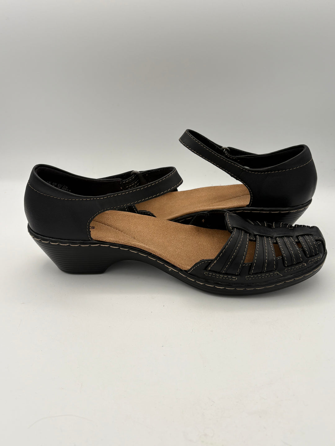 Women’s Clark’s Size 8 Black Leather Heeled Sandals