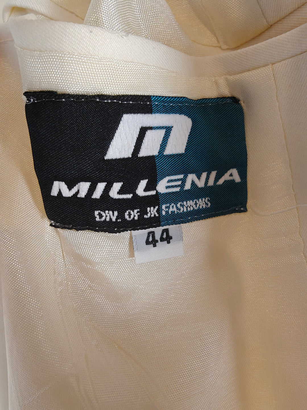 Millenia Men's Ivory Trench Coat Size 44 Long Double Breasted Belted USA