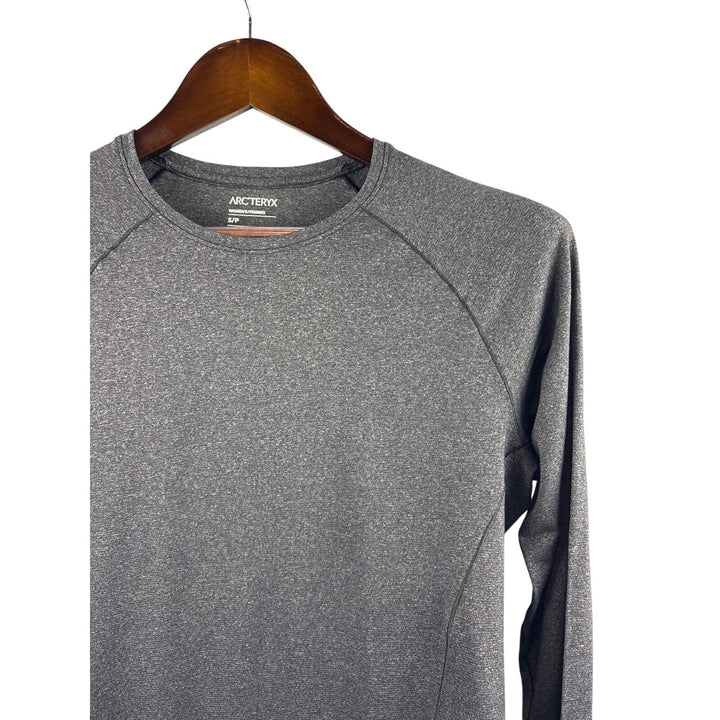 Women’s Arc’Teryx Small Dark Heather Gray Long Sleeve Sports Shirt