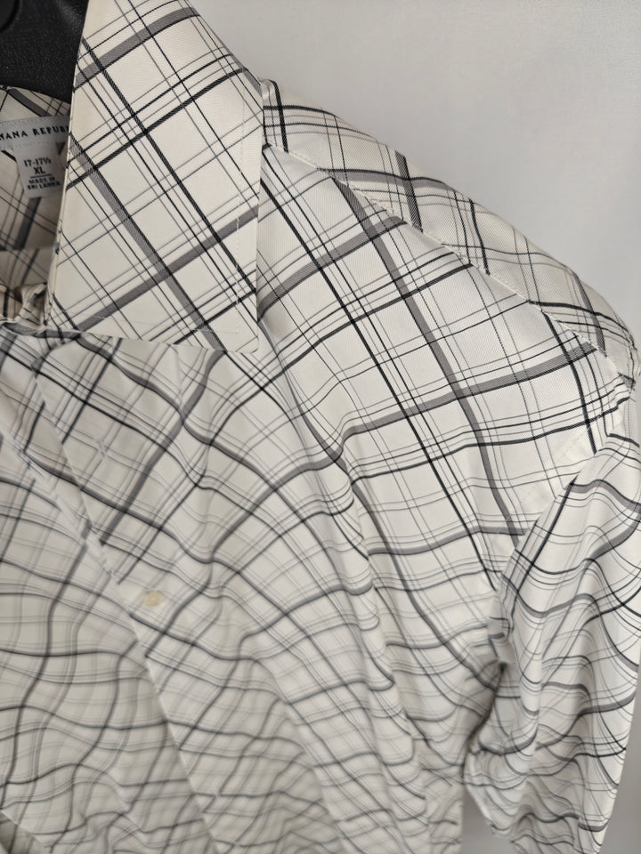 Men’s Banana Republic Dress Shirt White Gray Plaid XL 17-17 1/2