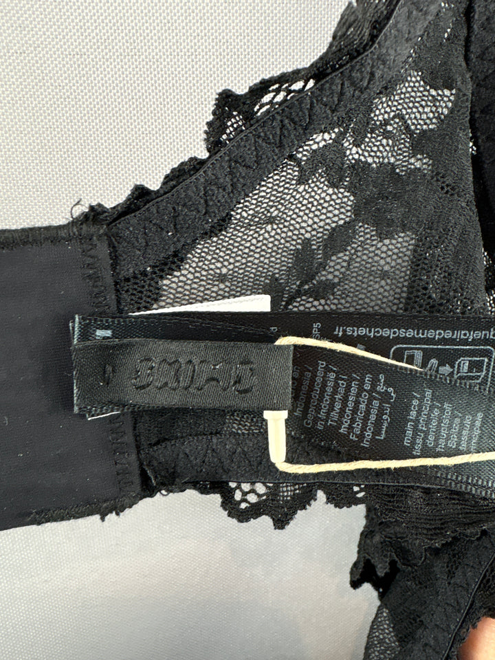 Women’s Skims Size 38C Black Lace Bra w/ Floral Details