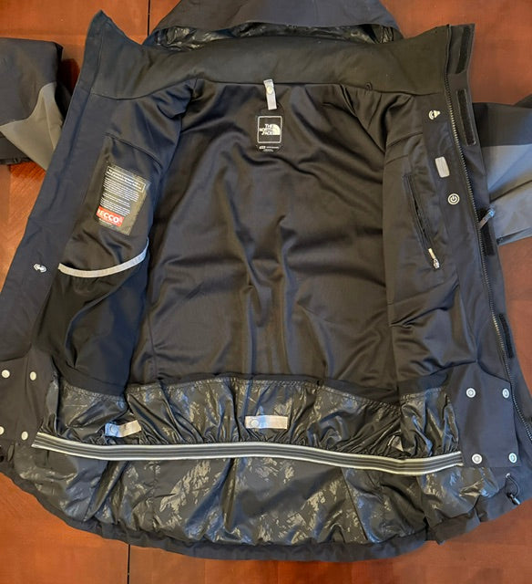 The North Face RECCO HyVent Technical Ski Vintage Jacket NWOT SzM