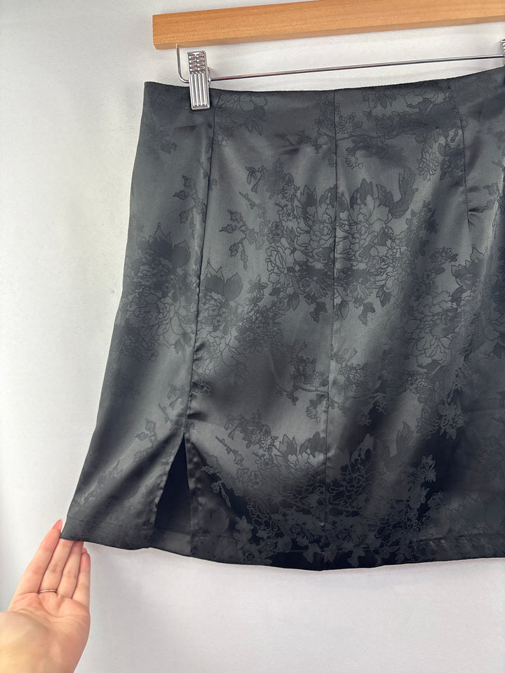 Women’s Lyaner Large Black Floral Satin Mini Skirt