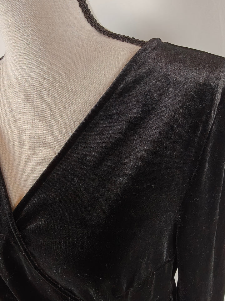 Women’s InsNova Velvet Wrap Dress Black Size L NWT