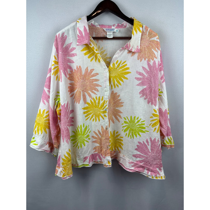 Women’s Fresh Produce 2X White Floral Button Up Blouse w/ Ruffle Details