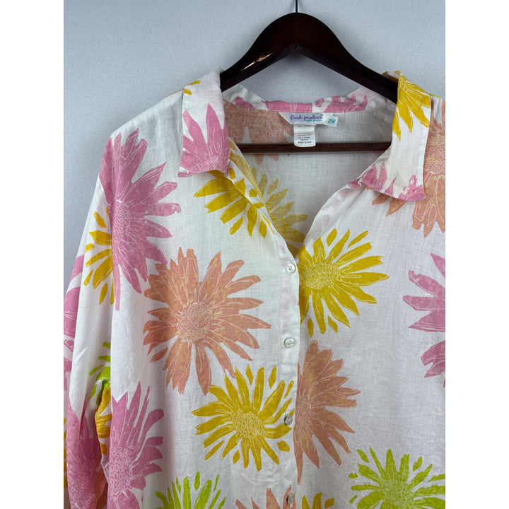 Women’s Fresh Produce 2X White Floral Button Up Blouse w/ Ruffle Details