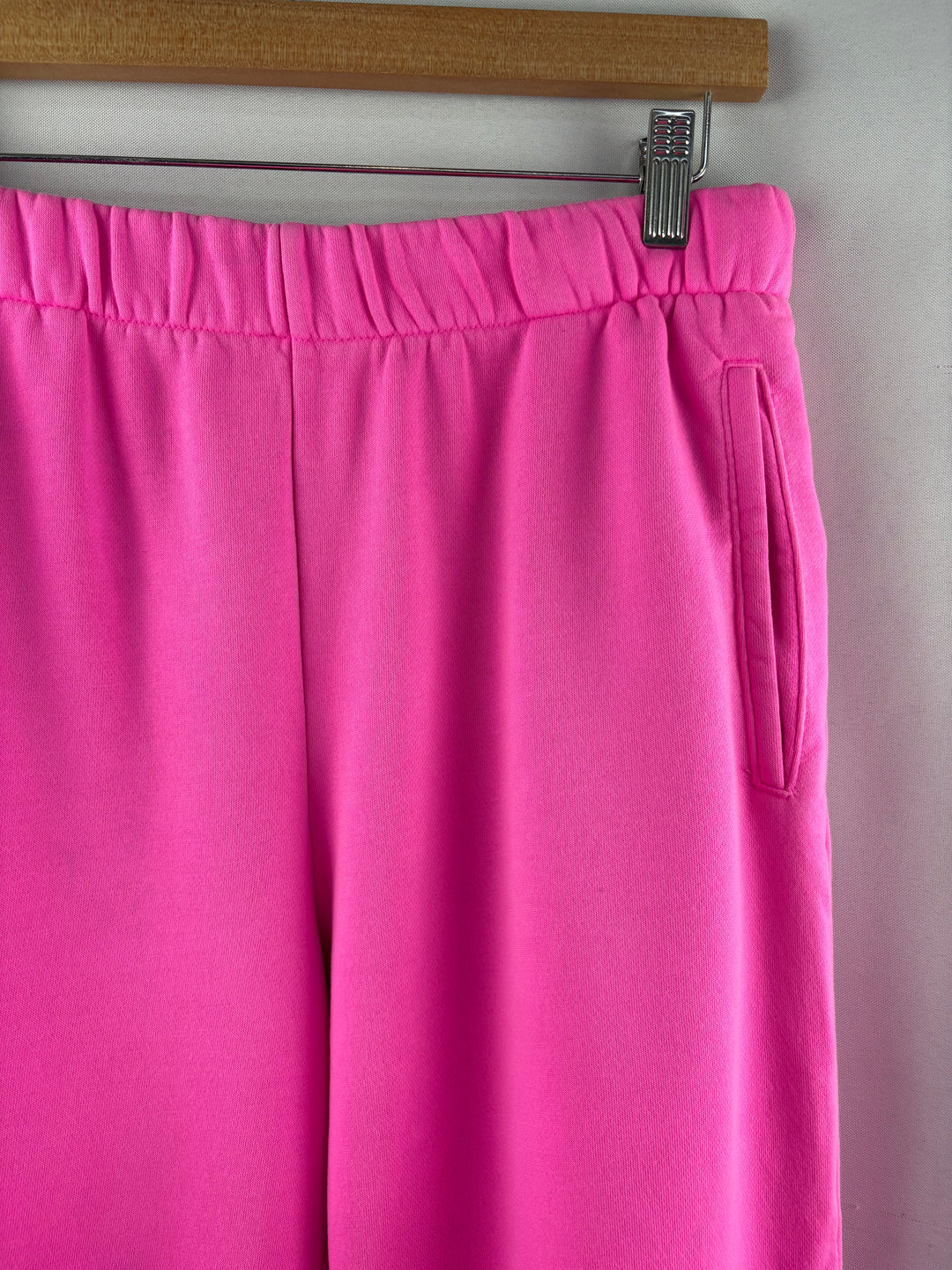 Women’s GAP Medium Neon Pink Sweatpants