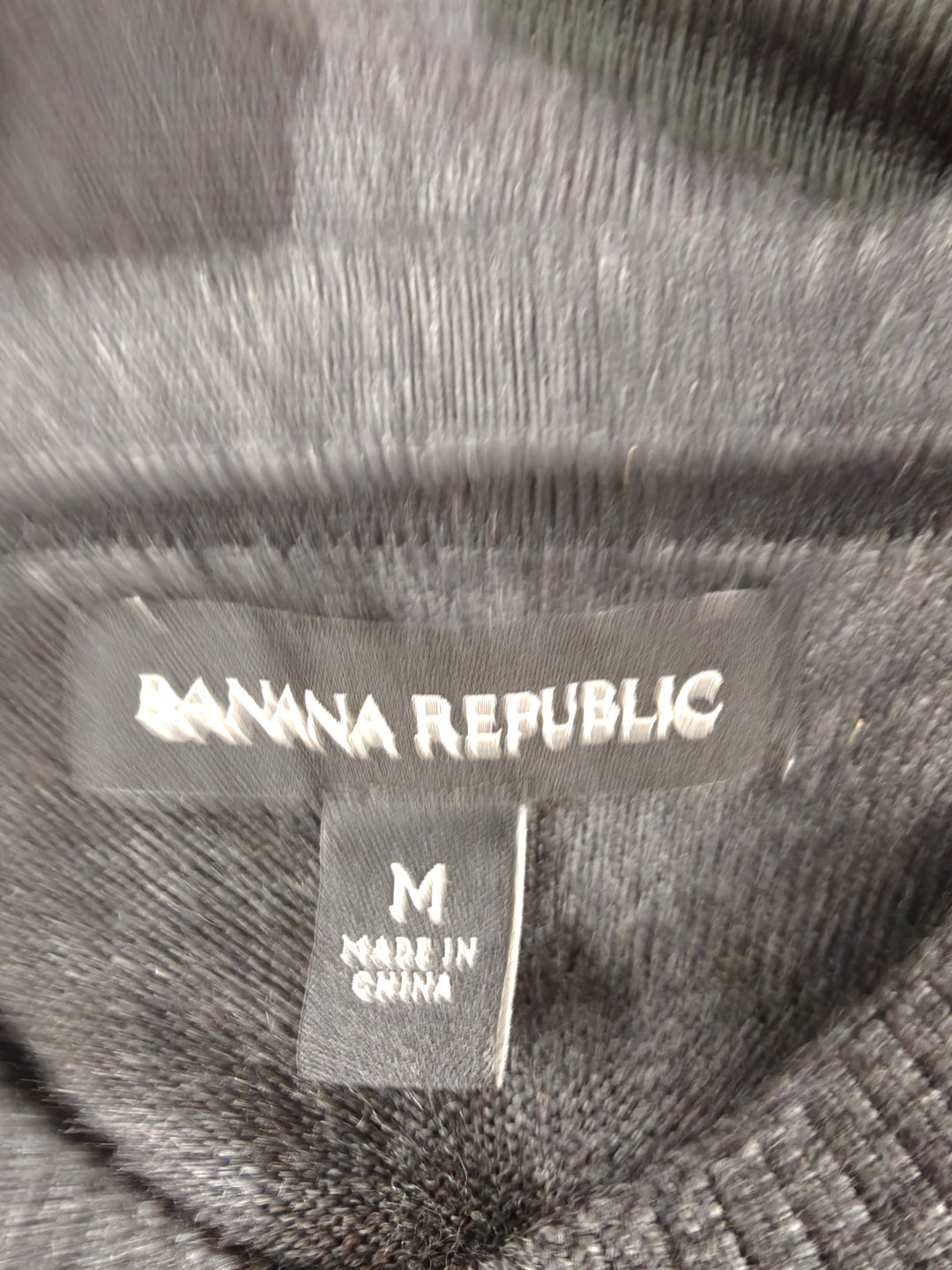 Women’s Banana Republic Camo Sweater Gray Size M